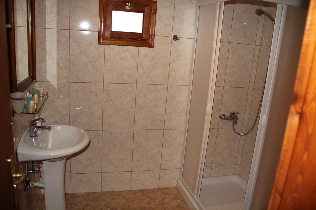 גליקי Piges Hotel מראה חיצוני תמונה